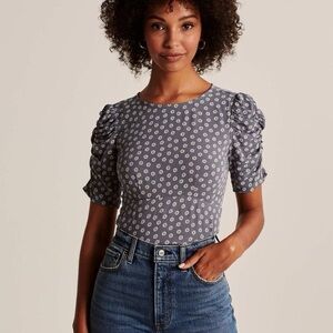Abercrombie & Fitch Floral Puff Sleeve Blouse